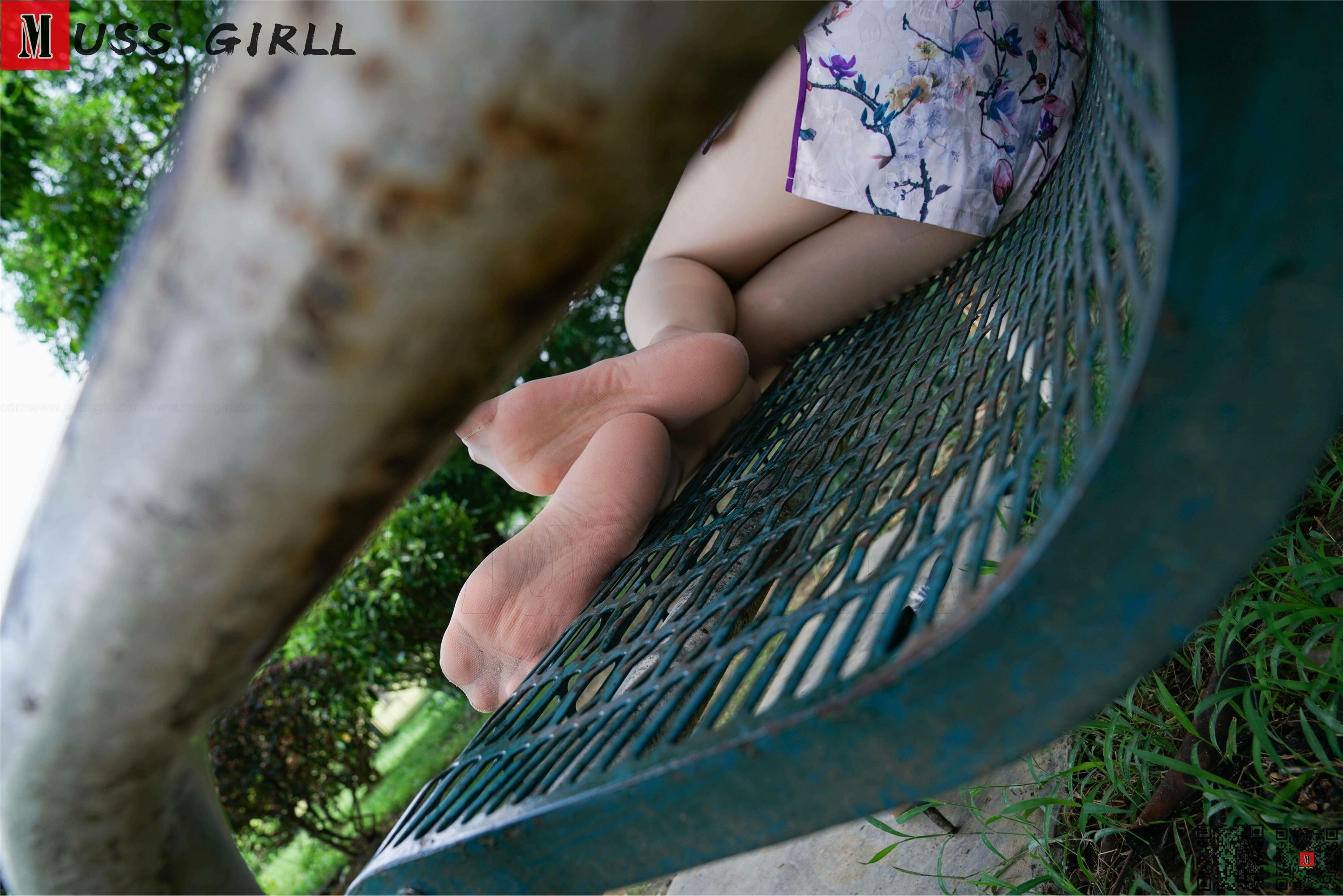 MussGirl慕丝女郎  NO.152 公园旗袍肉丝